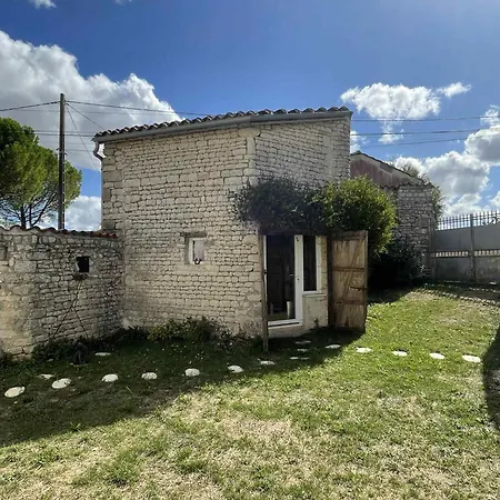 Le Nid Charentais アパート